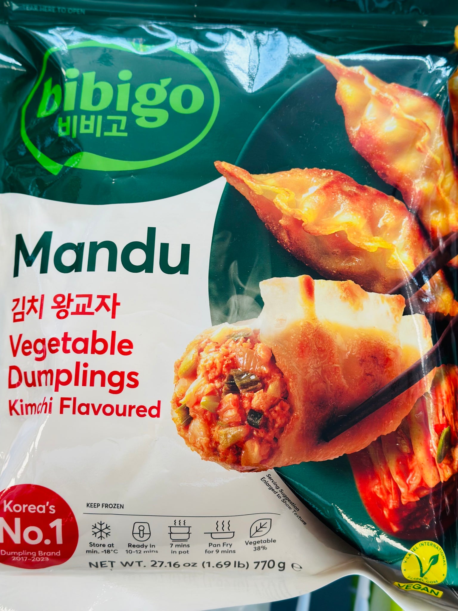 Bibigo mandu vegetable dumplings kimchi flavored